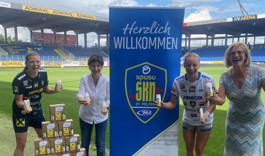 Überreichung der Willi Dungl PHYTOS Sport-Box im NV-Arena